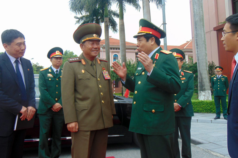 ລັດຖະມົນຕີບັນດາກຳລັງປະກອບອາວຸດປະຊາຊົນ ສ.ປ.ປ.ເກົາຫຼີຢ້ຽມ​ຢາມ​ຫວຽດ​ນາມ